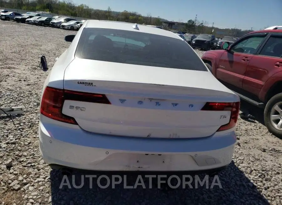 VOLVO S90 T5 MOM 2018 vin LVY982AK5JP032486 from auto auction Copart