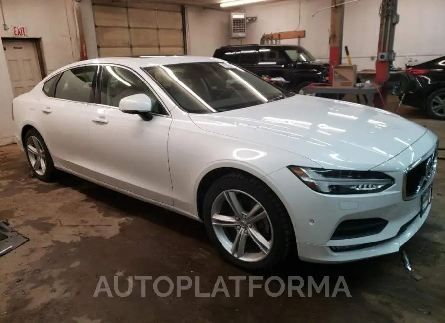 VOLVO S90 T5 MOM 2018 vin LVY982MK4JP016680 from auto auction Copart