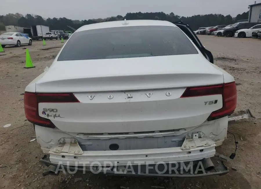 VOLVO S90 T5 MOM 2018 vin LVY982MK8JP036785 from auto auction Copart