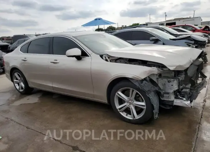 VOLVO S90 T5 MOM 2018 vin LVY982AK8JP015410 from auto auction Copart