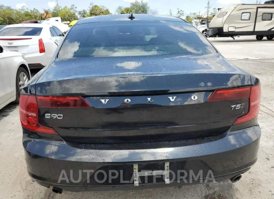 VOLVO S90 T5 MOM 2018 vin LVY982MK1JP022663 from auto auction Copart