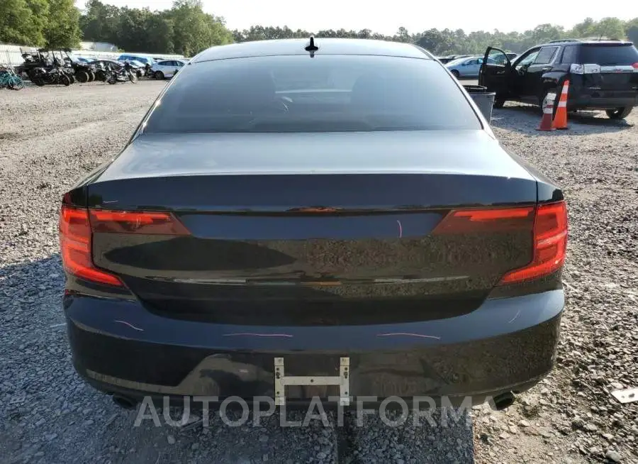 VOLVO S90 T5 MOM 2018 vin LVY982AK9JP023466 from auto auction Copart