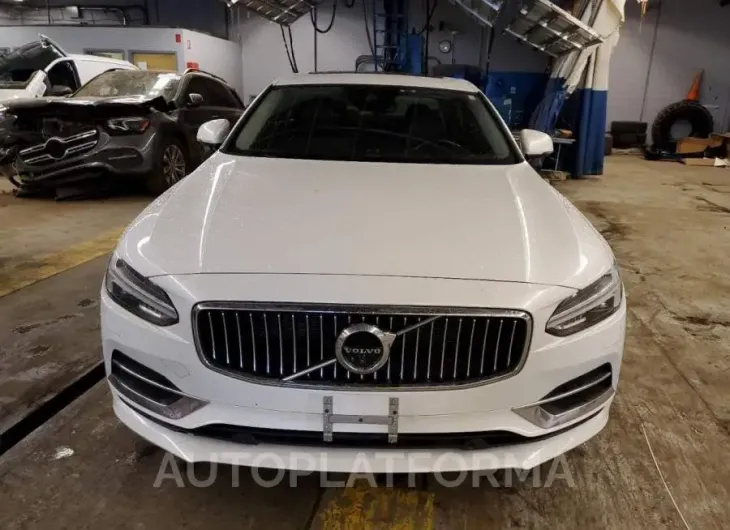 VOLVO S90 T6 INS 2018 vin LVY992MLXJP008427 from auto auction Copart