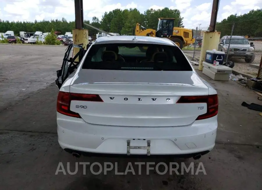 VOLVO S90 T5 MOM 2018 vin LVY982AK4JP021656 from auto auction Copart