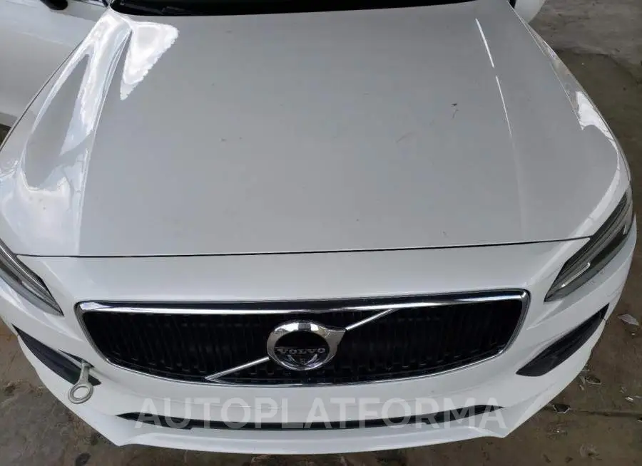 VOLVO S90 T5 MOM 2018 vin LVY982AK4JP021656 from auto auction Copart