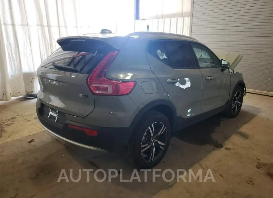 VOLVO XC40 CORE 2023 vin YV4L12UK1P2044098 from auto auction Copart