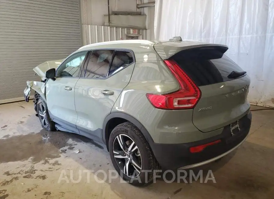 VOLVO XC40 CORE 2023 vin YV4L12UK1P2044098 from auto auction Copart