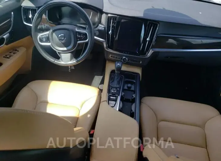 VOLVO S90 T5 MOM 2018 vin LVY982MK1JP025207 from auto auction Copart