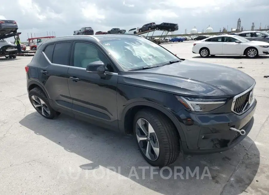 VOLVO XC40 T4 2023 vin YV4L12UE9P2970582 from auto auction Copart