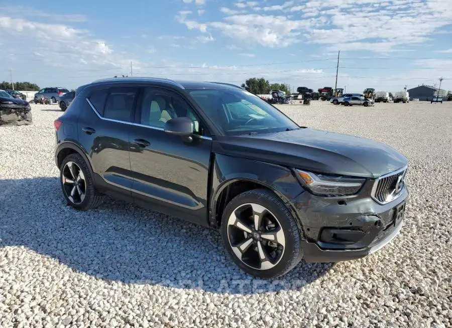 VOLVO XC40 T5 IN 2019 vin YV4162UL5K2077793 from auto auction Copart