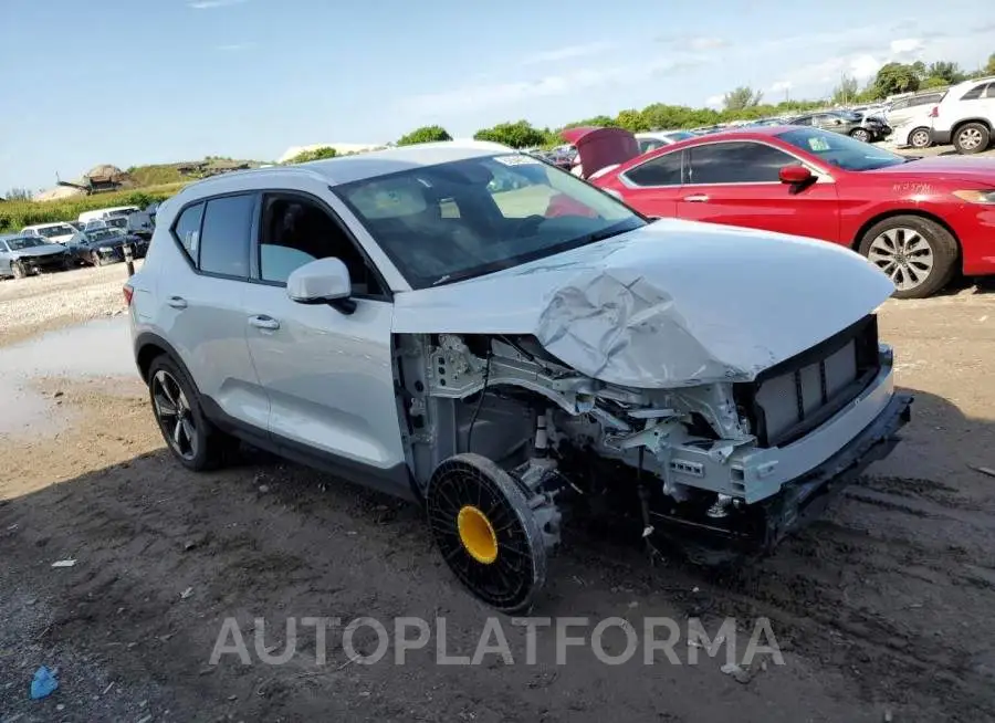 VOLVO XC40 T4 MO 2021 vin YV4AC2HK9M2454266 from auto auction Copart