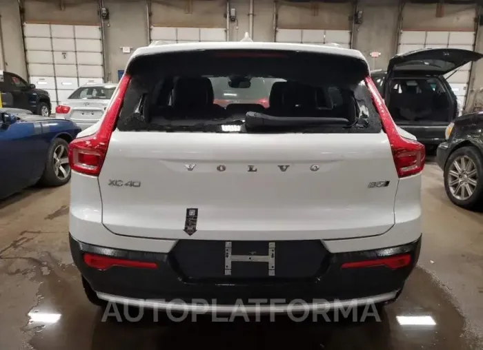 VOLVO XC40 CORE 2024 vin YV4L12UK4R2202324 from auto auction Copart