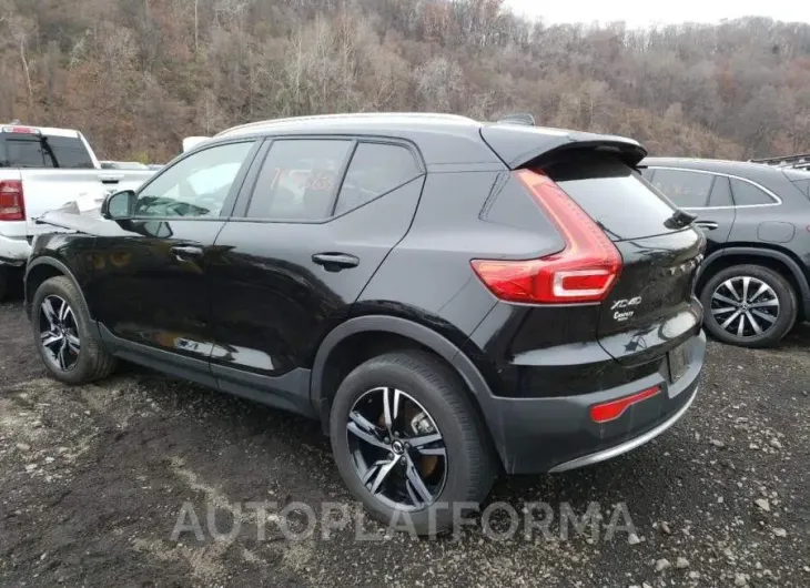 VOLVO XC40 CORE 2023 vin YV4K92HK1P2963565 from auto auction Copart