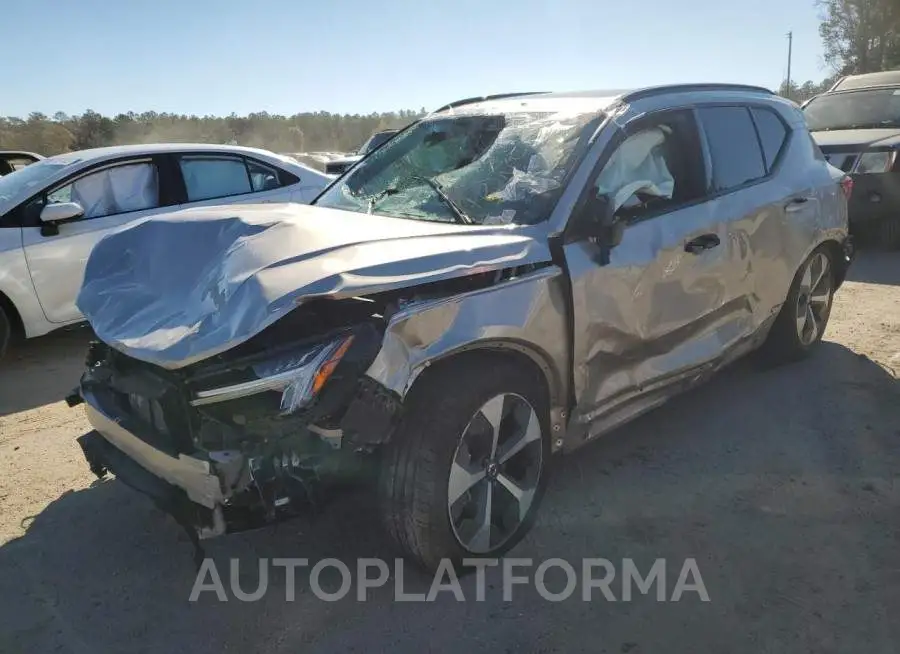 VOLVO XC40 PLUS 2023 vin YV4L12UW0P2987716 from auto auction Copart