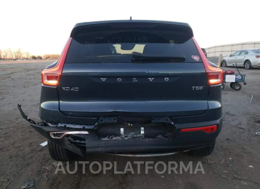 VOLVO XC40 T5 IN 2019 vin YV4162UL5K2133764 from auto auction Copart