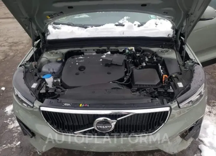 VOLVO XC40 CORE 2023 vin YV4L12UV7P2059389 from auto auction Copart