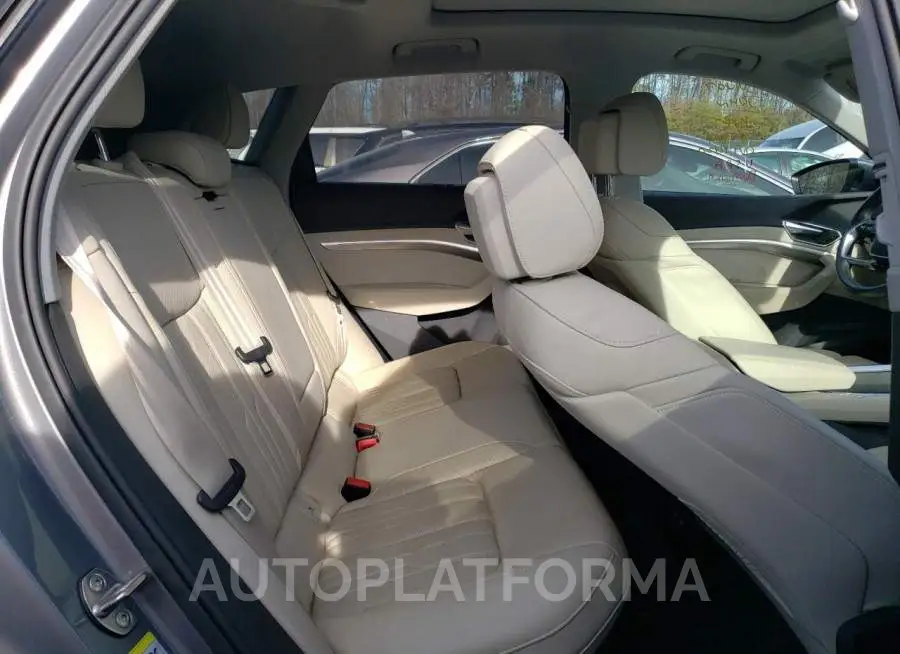 AUDI E-TRON PRE 2019 vin WA1VAAGE1KB015005 from auto auction Copart