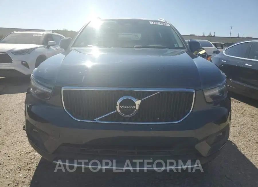 VOLVO XC40 MOMEN 2021 vin YV4162UK7M2595074 from auto auction Copart