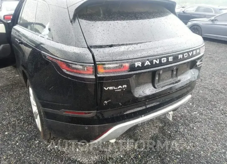 LAND ROVER RANGE ROVER VELAR 2018 vin SALYB2RV2JA725594 from auto auction Iaai