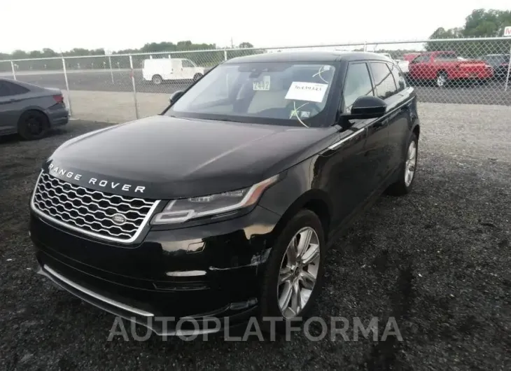 LAND ROVER RANGE ROVER VELAR 2018 vin SALYB2RV2JA725594 from auto auction Iaai