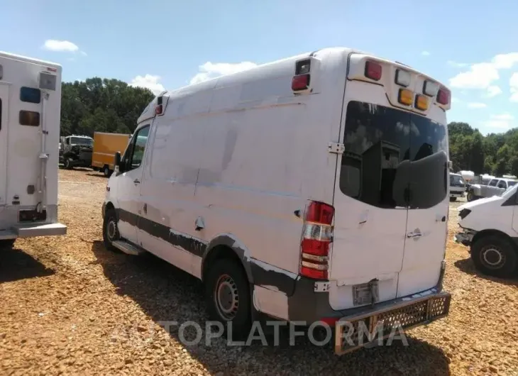 MERCEDES-BENZ SPRINTER CARGO VANS 2015 vin WD3PE7CC2FP164729 from auto auction Iaai