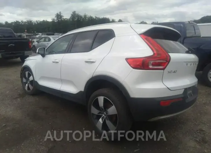 VOLVO XC40 2021 vin YV4162UK2M2562869 from auto auction Iaai