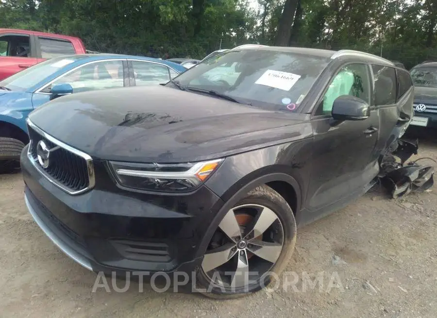 VOLVO XC40 2019 vin YV4162XZ4K2021103 from auto auction Iaai