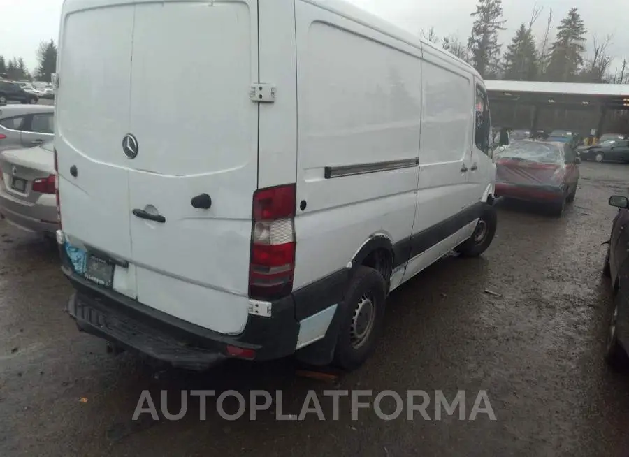 MERCEDES-BENZ SPRINTER CARGO VANS 2015 vin WD3PE7DC7FP100684 from auto auction Iaai