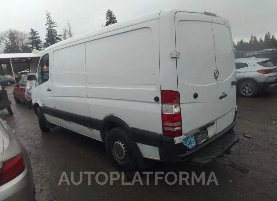 MERCEDES-BENZ SPRINTER CARGO VANS 2015 vin WD3PE7DC7FP100684 from auto auction Iaai