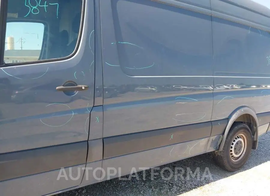 MERCEDES-BENZ SPRINTER CARGO VAN 2018 vin WD3PE7CD1JP638283 from auto auction Iaai