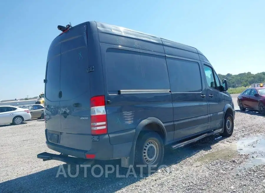 MERCEDES-BENZ SPRINTER CARGO VAN 2018 vin WD3PE7CD1JP638283 from auto auction Iaai