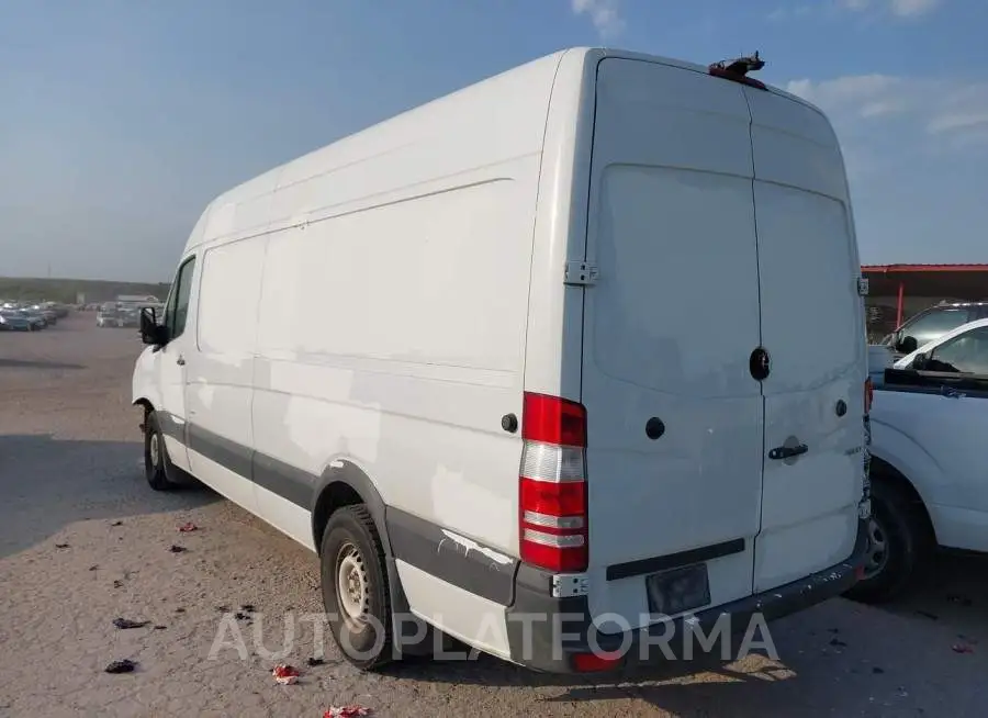 MERCEDES-BENZ SPRINTER CARGO VAN 2018 vin WD3PE8CD9JP598363 from auto auction Iaai