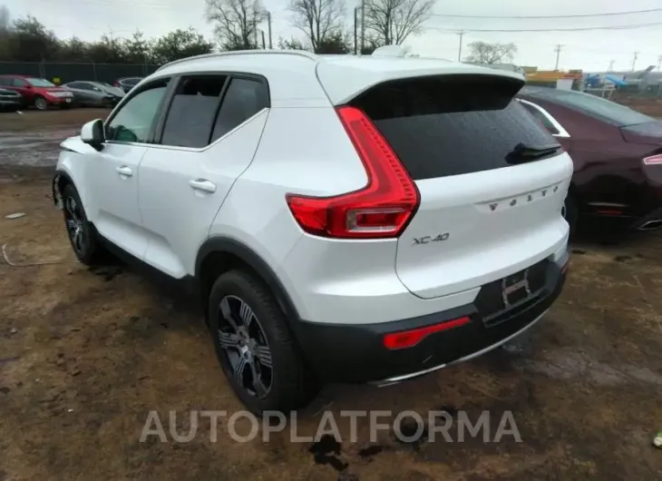 VOLVO XC40 2019 vin YV4162UL4K2130824 from auto auction Iaai