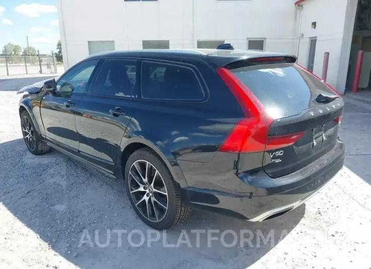 VOLVO V90 CROSS COUNTRY 2018 vin YV4A22NL1J1017069 from auto auction Iaai