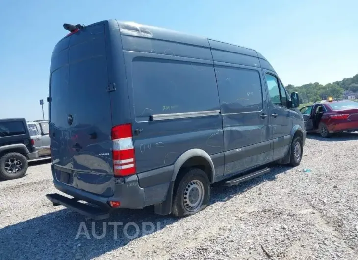 MERCEDES-BENZ SPRINTER CARGO VAN 2018 vin WD3PE7CD7JP622363 from auto auction Iaai