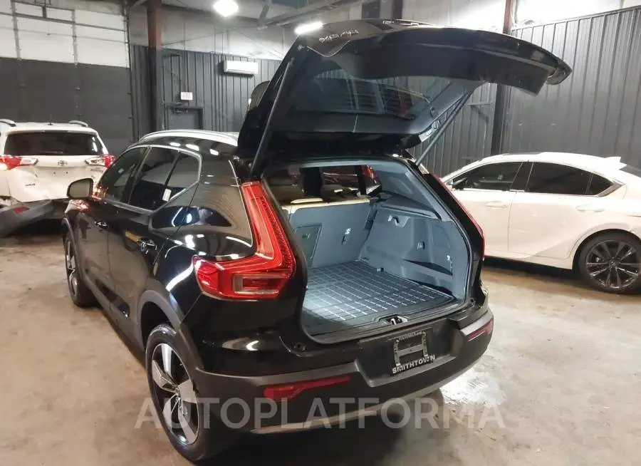 VOLVO XC40 2019 vin YV4162UK9K2155497 from auto auction Iaai