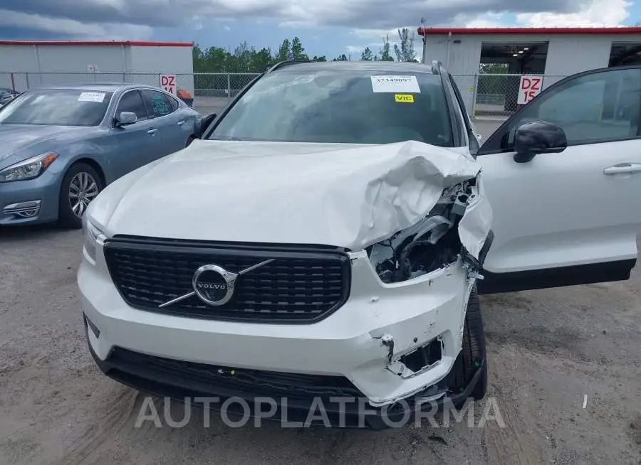 VOLVO XC40 2022 vin YV4162UM4N2730711 from auto auction Iaai