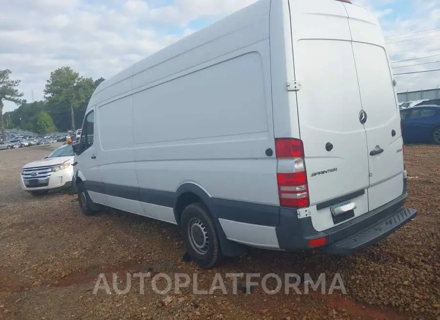 MERCEDES-BENZ SPRINTER CARGO VAN 2018 vin WD3PE8CD0JP585419 from auto auction Iaai