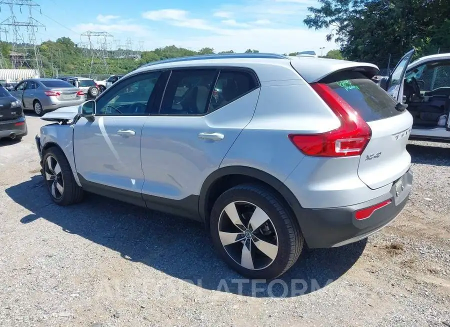 VOLVO XC40 2021 vin YV4162UK8M2543291 from auto auction Iaai