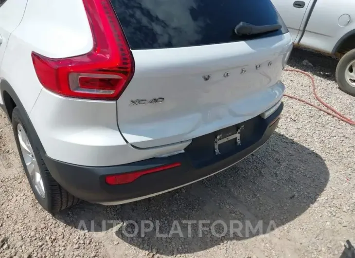 VOLVO XC40 2022 vin YV4AC2HKXN2725854 from auto auction Iaai