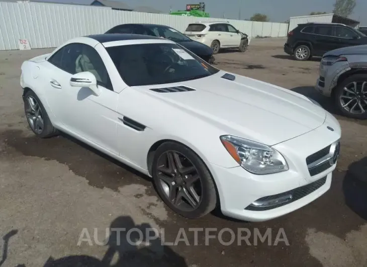 MERCEDES-BENZ SLK 2016 vin WDDPK3JA0GF122405 from auto auction Iaai