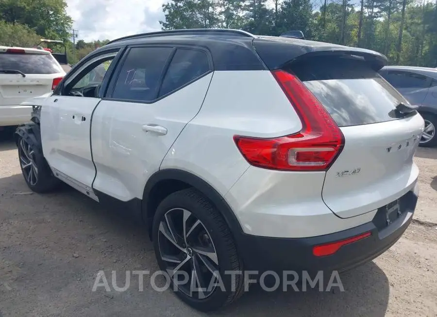 VOLVO XC40 2021 vin YV4162UM5M2529317 from auto auction Iaai