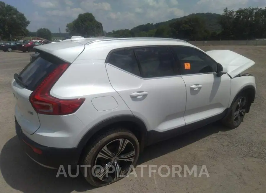 VOLVO XC40 2022 vin YV4162UL1N2642223 from auto auction Iaai