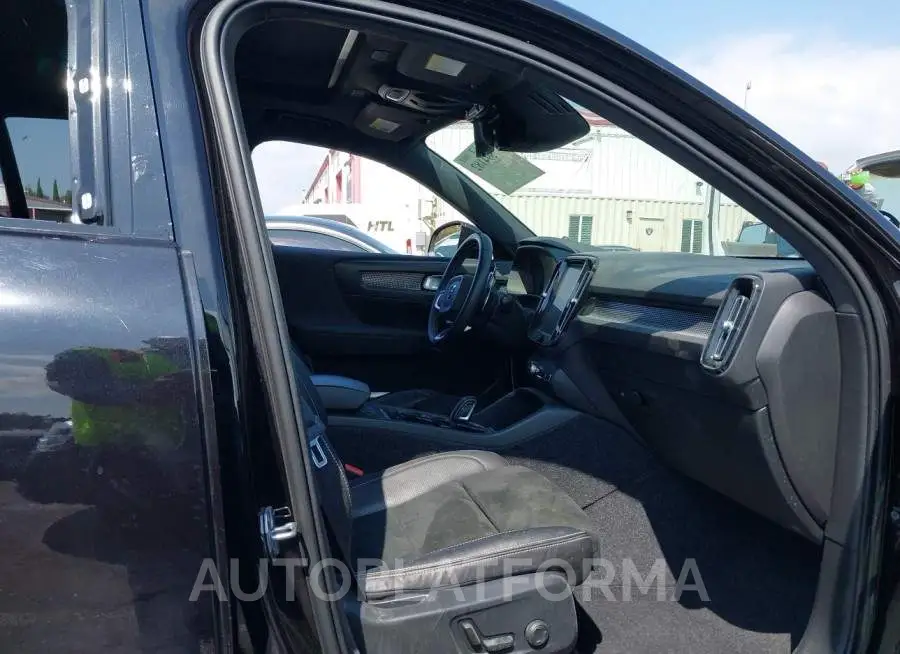 VOLVO XC40 2020 vin YV4162UM7L2318361 from auto auction Iaai