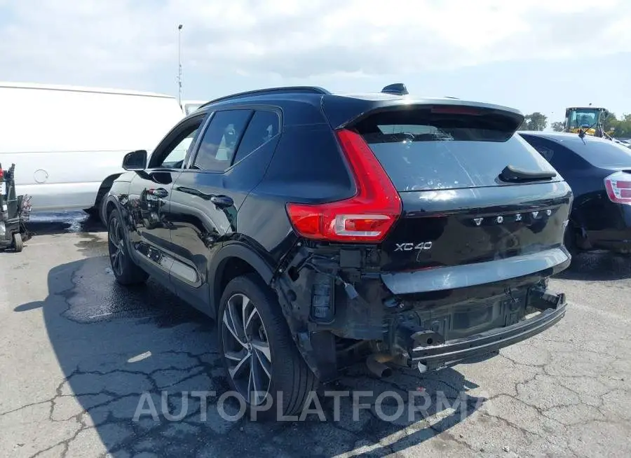 VOLVO XC40 2020 vin YV4162UM7L2318361 from auto auction Iaai