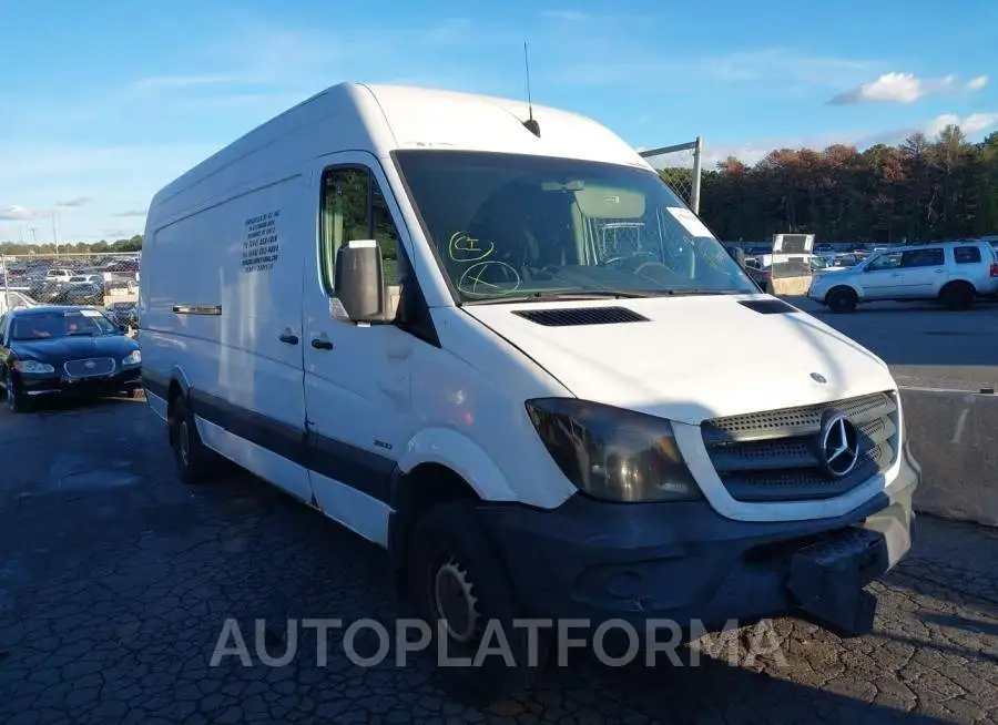 MERCEDES-BENZ SPRINTER CARGO VANS 2015 vin WD3PE8DC7FP112470 from auto auction Iaai