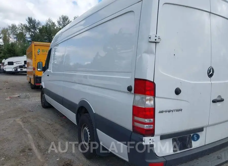 MERCEDES-BENZ SPRINTER CARGO VAN 2017 vin WD3PE8CD7HP518634 from auto auction Iaai