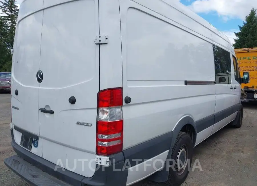 MERCEDES-BENZ SPRINTER CARGO VAN 2017 vin WD3PE8CD7HP518634 from auto auction Iaai