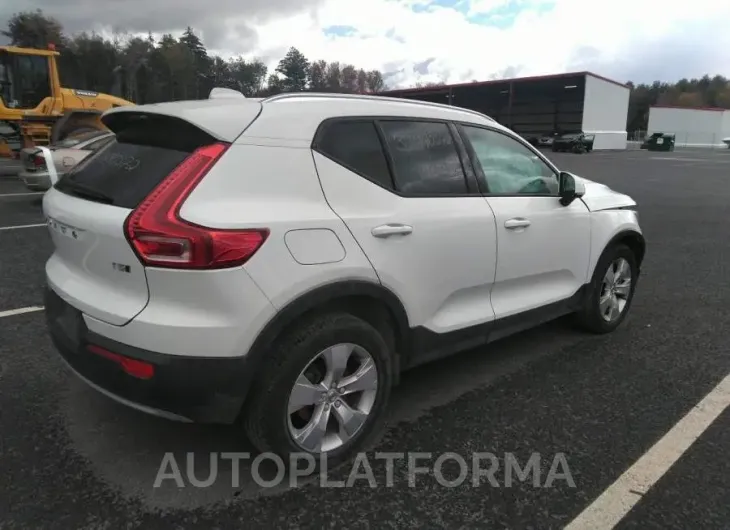 VOLVO XC40 2022 vin YV4162UKXN2654393 from auto auction Iaai