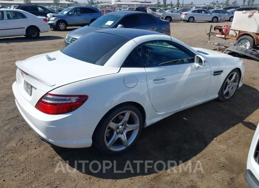 MERCEDES-BENZ SLK 2016 vin WDDPK3JA5GF121640 from auto auction Iaai